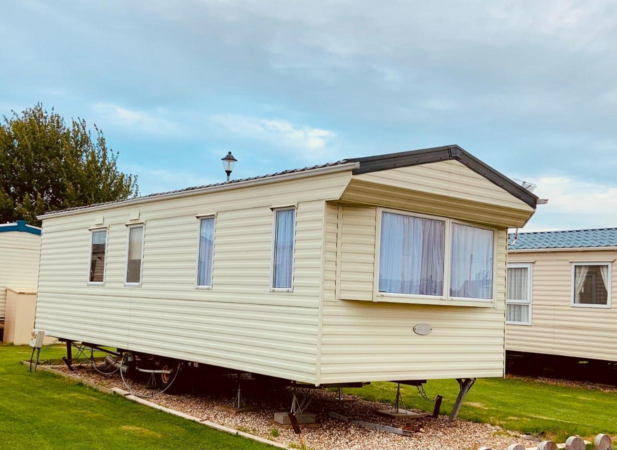 L38 Caravan With Ramp And Gated Decking Apartamento *